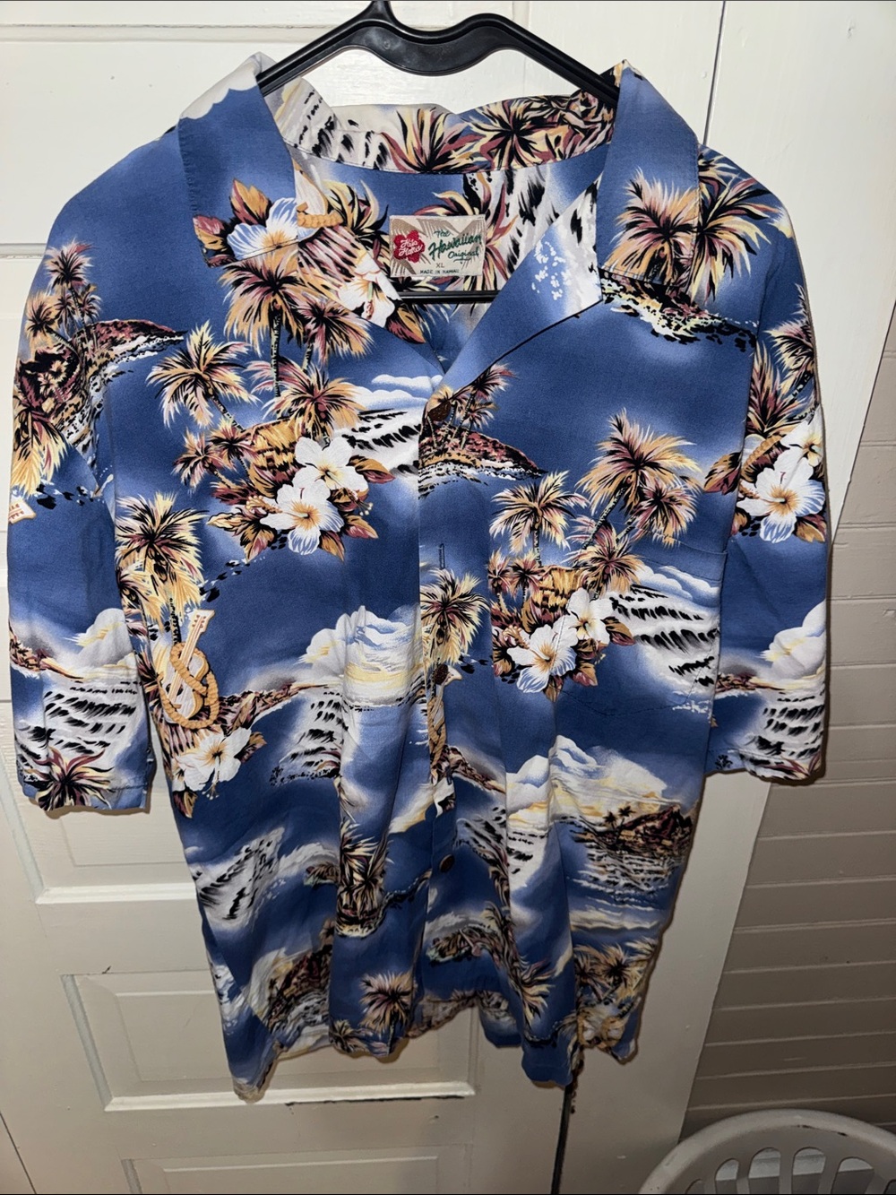 Hilo Hattie XL Paradise Waves Blue Hawaiian Shirt - Tropical Print